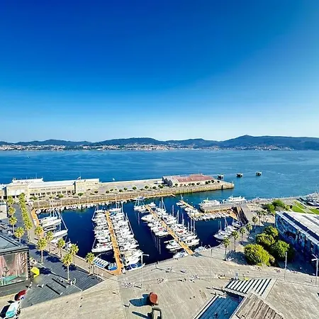 Suite De Lujo Vistas Al Mar Vigo Exterior photo