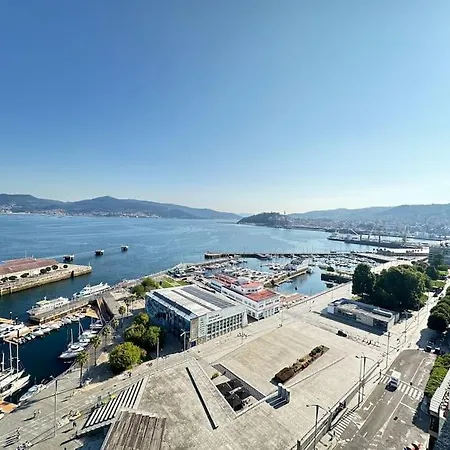 Suite De Lujo Vistas Al Mar Vigo Exterior photo