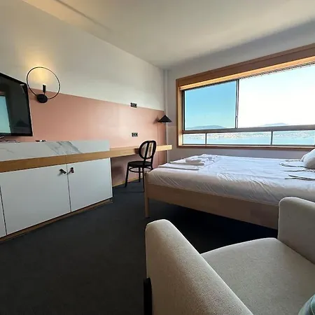 Suite De Lujo Vistas Al Mar Vigo Exterior photo